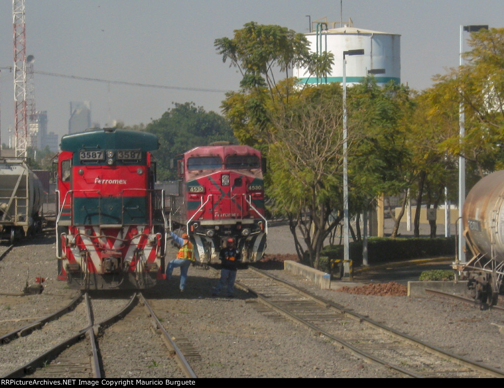 FXE C30-7 and AC4400 Locomotives